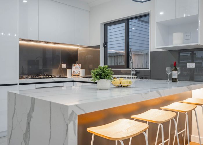  at 8 Rathfarnham Road, Flat Bush, Manukau City, Auckland