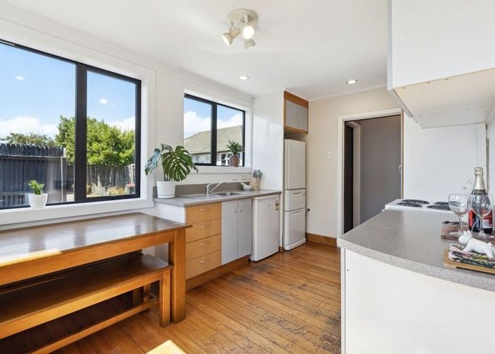  at 2/7 Wilmot Street, Northcote, Christchurch City, Canterbury