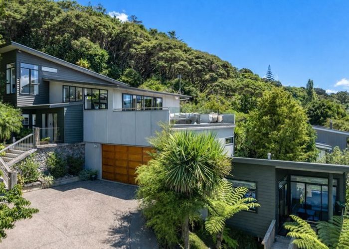  at 32 Lannan  Road, Surfdale, Waiheke Island, Auckland