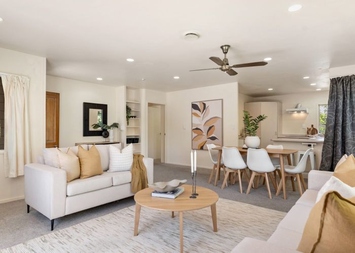  at 1/40 Edgeworth Road, Glenfield, Auckland