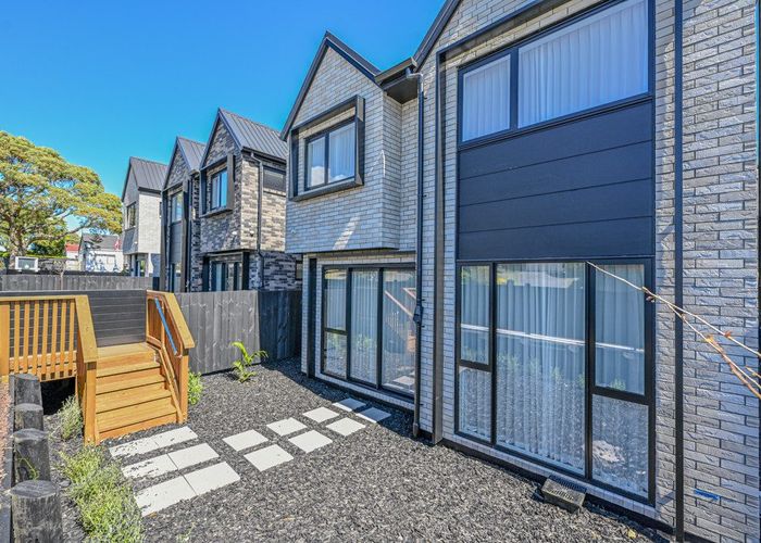  at 151 Prince Regent Drive, Farm Cove, Manukau City, Auckland