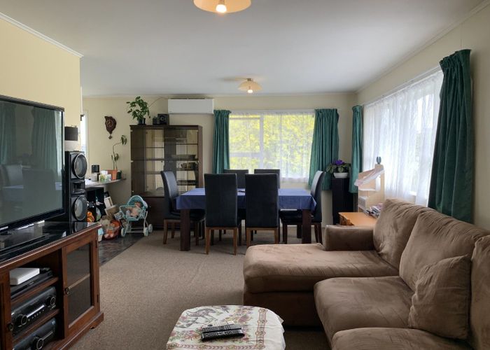  at 2/10 Ciprian Place, Henderson, Waitakere City, Auckland