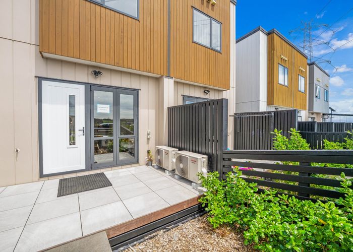  at 30 Long George Drive, Totara Park, Manukau City, Auckland