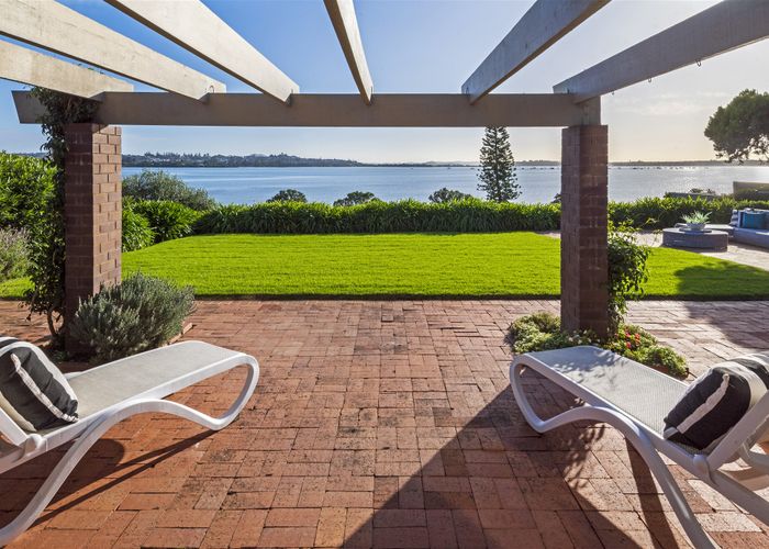  at 32 Bramley Drive, Farm Cove, Auckland