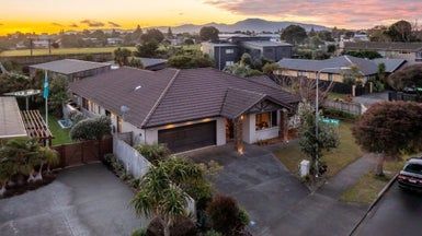  at 71 Hillcrest Road, Raumati Beach, Paraparaumu
