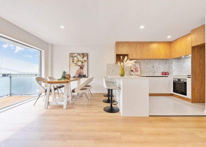  at 2/17 Auburn Street, Grafton, Auckland