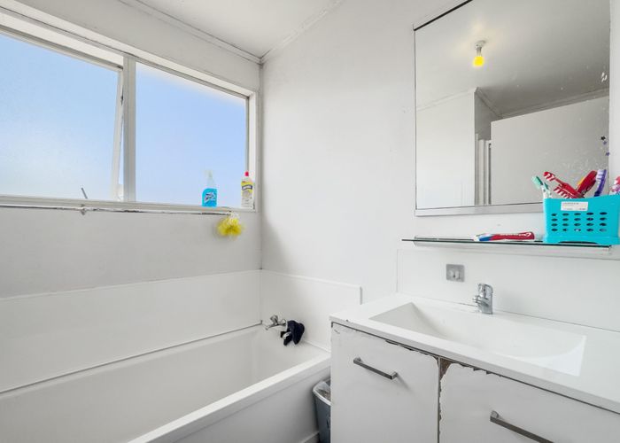  at 1/16 Trimdon Street, Randwick Park, Manukau City, Auckland