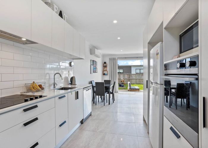  at 52 Vincent McGrath Crescent, Swanson, Waitakere City, Auckland