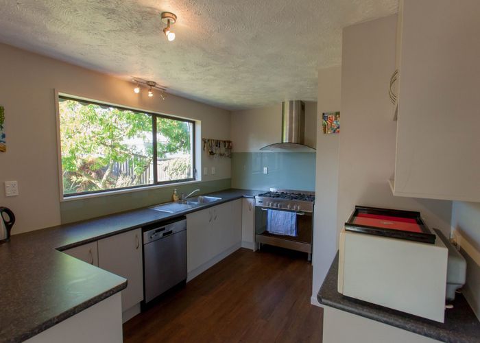  at 2/14 Merrin St, Avonhead, Christchurch City, Canterbury