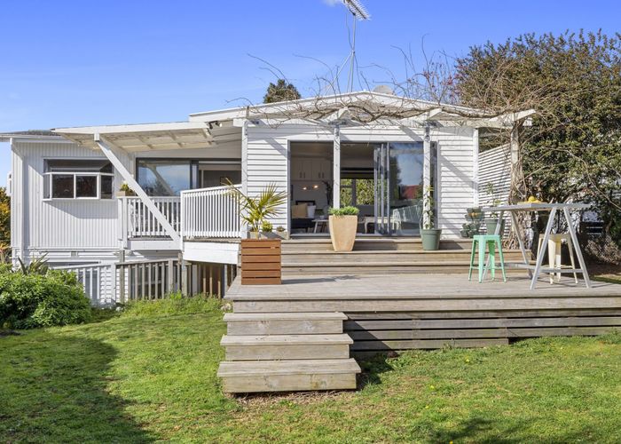  at 18 Doralto Road, Frankleigh Park, New Plymouth