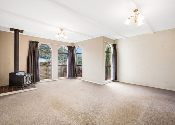  at 19 Discovery Drive, Whitby, Porirua