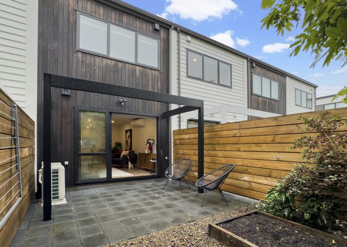  at 12 Whakahui Lane, Mangere Bridge, Manukau City, Auckland