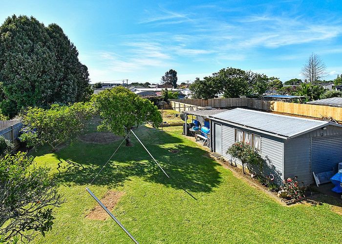  at 2 Cambridge Road, Manurewa, Auckland