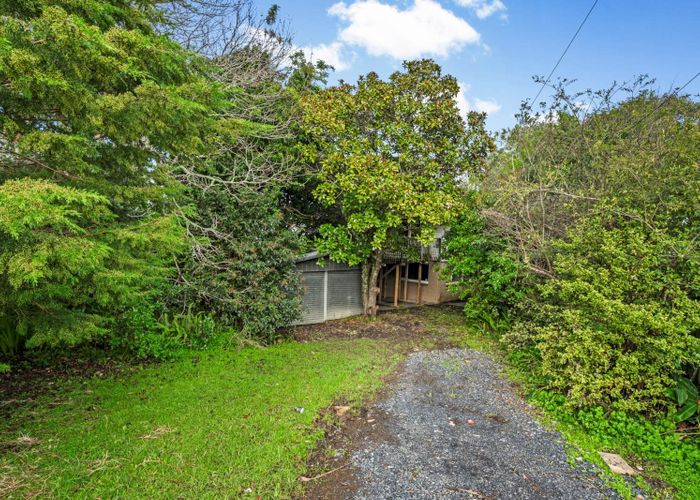  at 274 Beach Road, Campbells Bay, North Shore City, Auckland