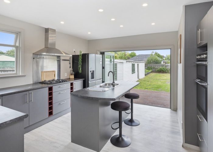  at 4 Bellbrook Crescent, Shirley, Christchurch City, Canterbury