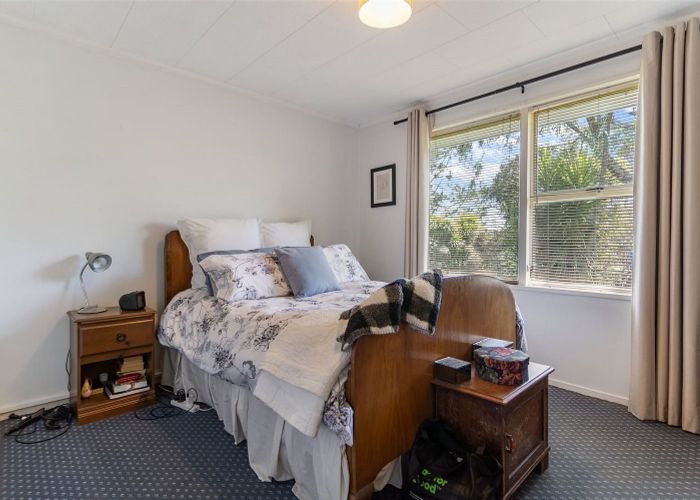  at 121 Oreil Avenue, West Harbour, Waitakere City, Auckland
