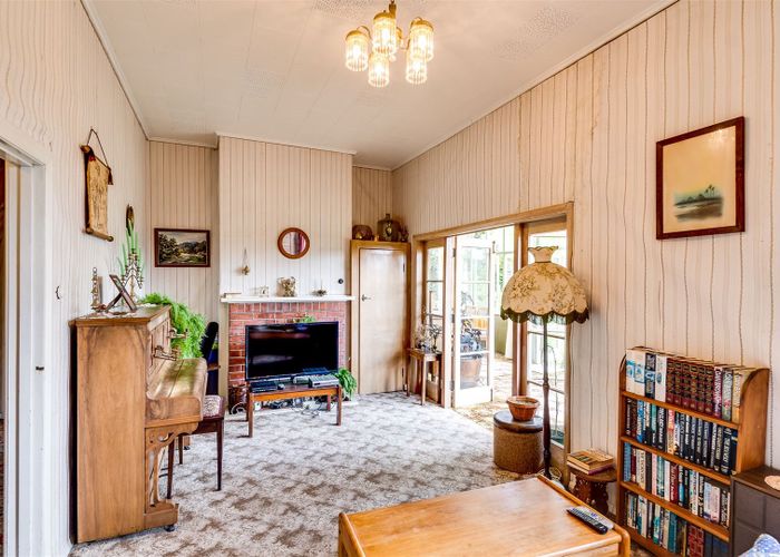  at 877 Hendley Road, Patoka