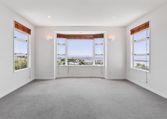  at 2/5A Madeley Road, Mount Pleasant, Christchurch City, Canterbury