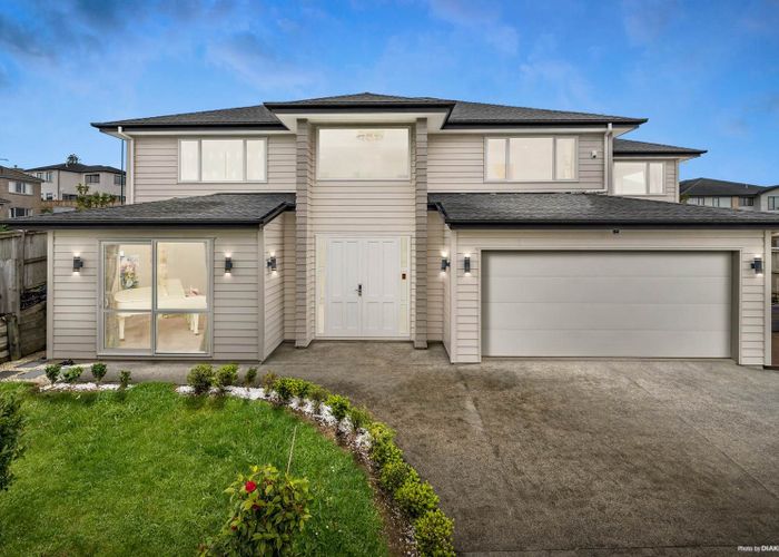  at 105 Medallion Drive, Oteha, Auckland