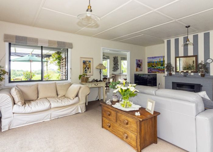  at 196 Downs Road, Geraldine Downs