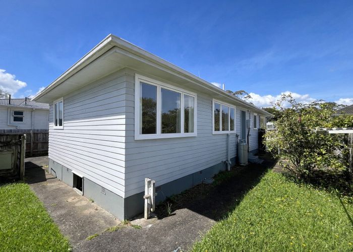  at Te Atatu South, Waitakere City, Auckland
