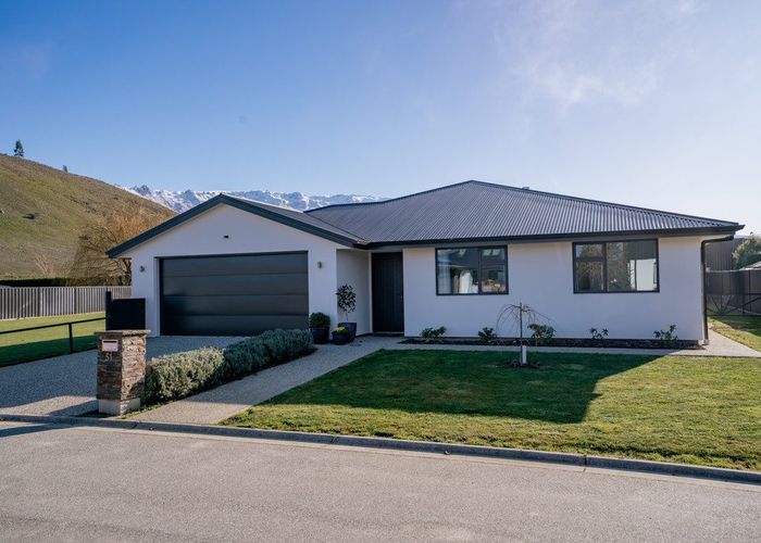  at 51 Perriam Place, Mount Pisa