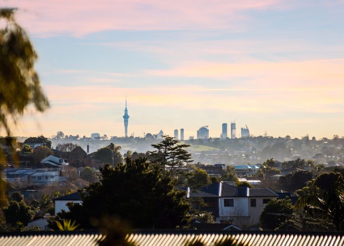  at 42 Murvale Drive, Bucklands Beach, Auckland