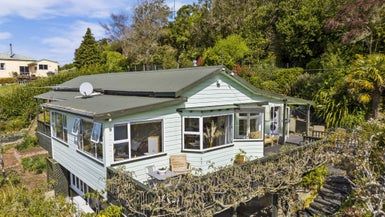  at 22 Shandon Street, Roseneath, Dunedin