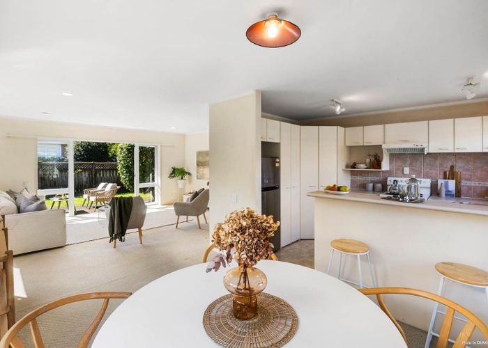  at 2/8 Lonsdale Street, Ellerslie, Auckland City, Auckland