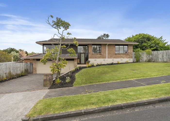  at 1 Lexington Drive, Botany Downs, Auckland