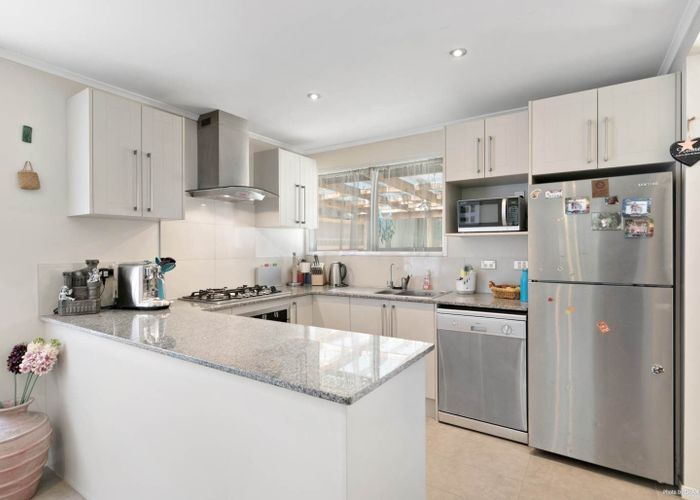  at 55 Oaktree Avenue, Browns Bay, Auckland