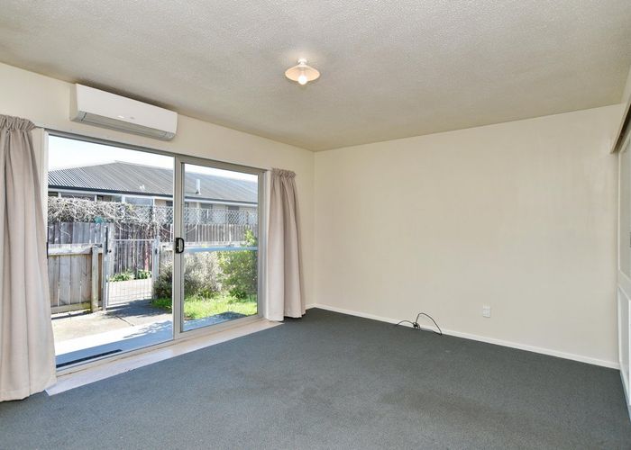  at 2/5 Tamarisk Place, Parklands, Christchurch City, Canterbury