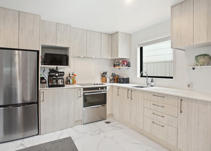  at 6/2 Jadewynn Drive, Massey, Auckland
