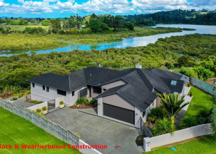  at 39 Schopolo Place, Schnapper Rock, Auckland