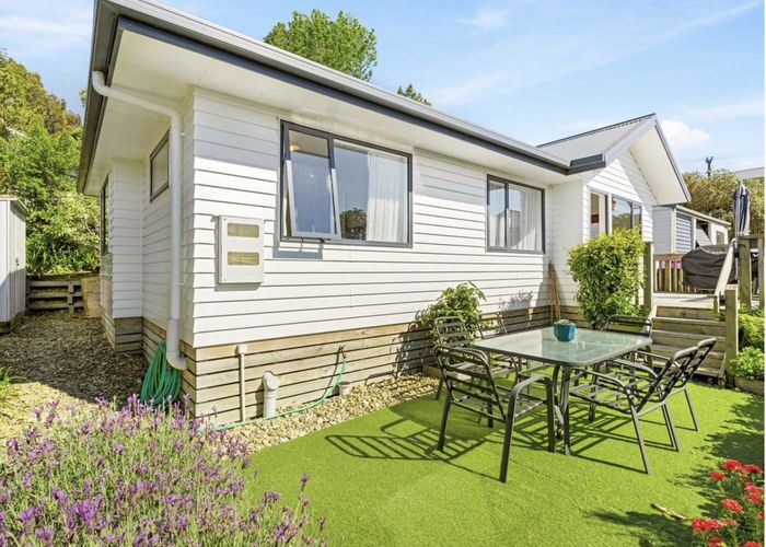  at 5A Kemp Road, Massey, Waitakere City, Auckland