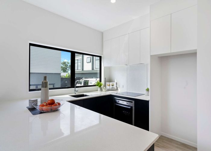  at 2/24 Andrew Road, Howick, Manukau City, Auckland