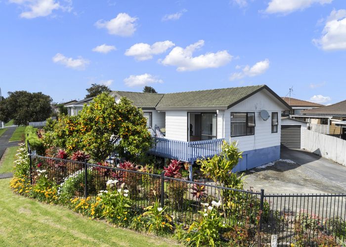  at 1/8 Silver Creek Road, Weymouth, Auckland