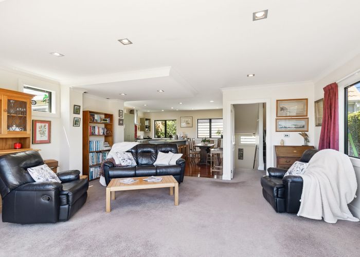  at 77 Creswick Terrace, Northland, Wellington