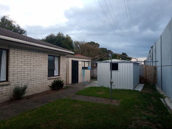  at 2/21 Gloaming Pl, Conifer Grove, Papakura, Auckland