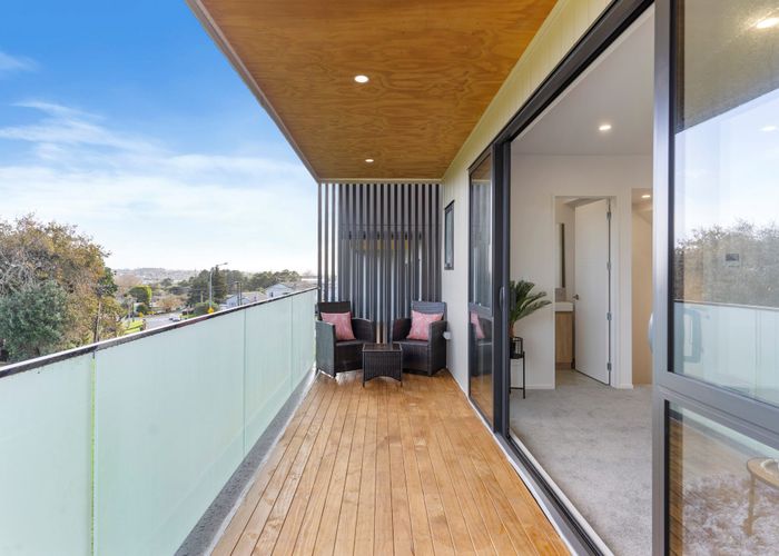  at 3/61 Clayburn Road, Glen Eden, Auckland