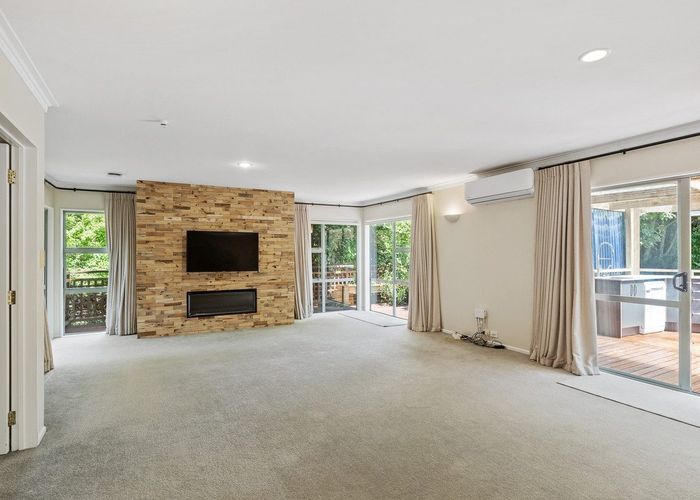  at 8a Williams Terrace, Fitzherbert, Palmerston North, Manawatu / Whanganui