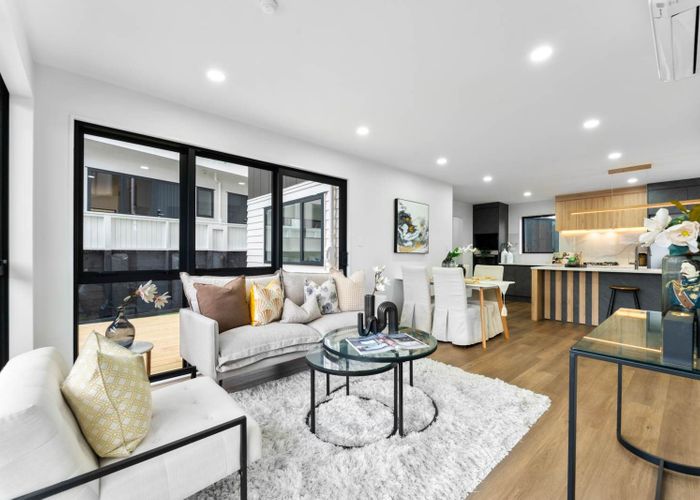  at 16 Saint Catherine Crescent, West Harbour, Waitakere City, Auckland