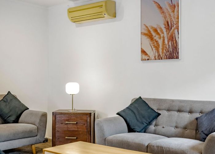  at 2/155 Oaktree Avenue, Browns Bay, Auckland