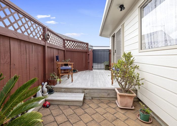  at 3/9 Kelvin Place, Westown, New Plymouth