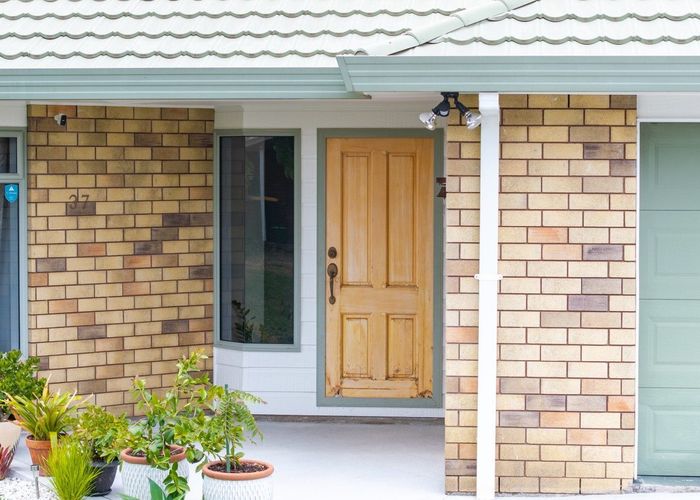  at 37 Hastings Place, Hamilton Lake, Hamilton