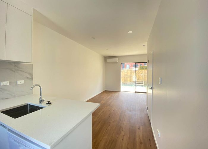  at 1 Creekside Way, Flat Bush, Manukau City, Auckland