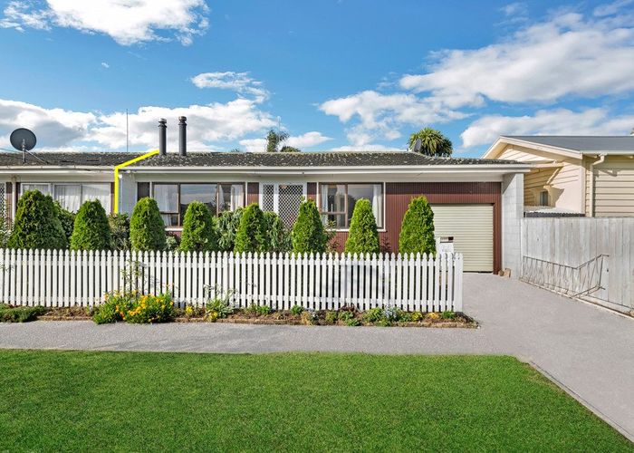  at 2/7 Don Street, Papakura, Papakura, Auckland