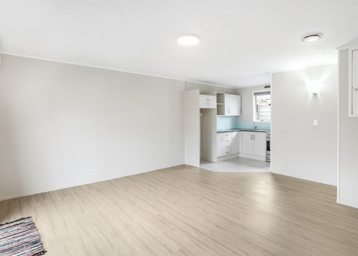 at 2/37 Hillside Road, Papatoetoe, Auckland