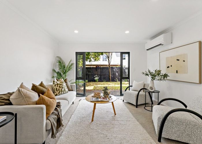  at 4 Barnea Circle, Glen Eden, Waitakere City, Auckland