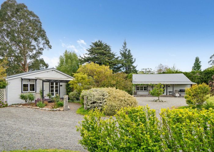  at 1520 State Highway 2, Featherston